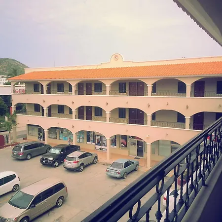 Hotel Plaza Los Arcos